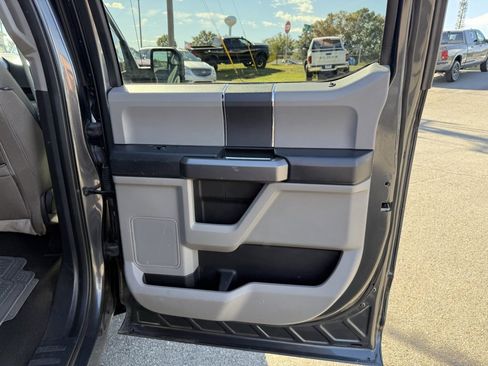 Used 2020 Ford F150 XLT image 33