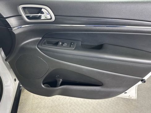 Used 2021 Jeep Grand Cherokee Limited w/ Trailer Tow Group IV image 9