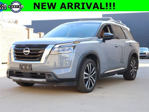 Used 2025 Nissan Pathfinder Platinum AWD/4WD image 1