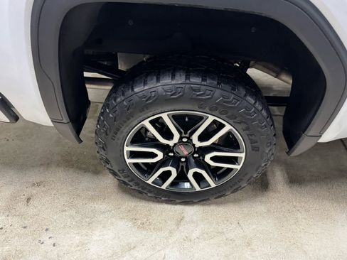 Certified 2025 GMC Sierra 1500 AT4 w/ AT4 Premium Package image 12