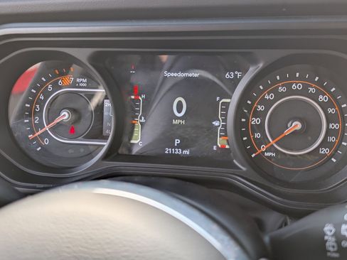 Used 2024 Jeep Wrangler Unlimited Sahara AWD/4WD image 21