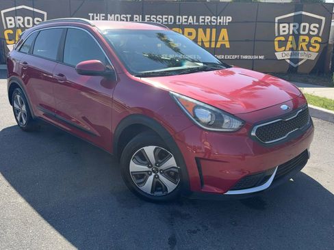 Used 2019 Kia Niro LX FWD image 2