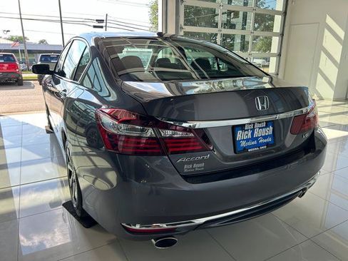 Used 2017 Honda Accord EX-L image 10