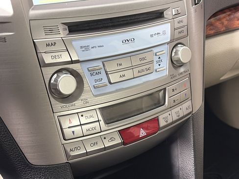 Used 2010 Subaru Outback 3.6R Limited image 21