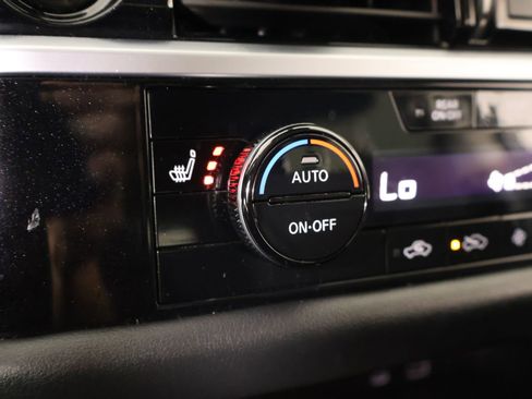 Used 2025 Nissan Pathfinder SV FWD image 7