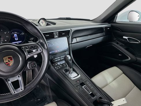 Certified 2019 Porsche 911 Targa 4 GTS AWD/4WD image 25
