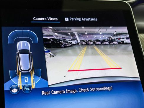Used 2025 Mercedes-Benz GLC 350e 4MATIC image 23