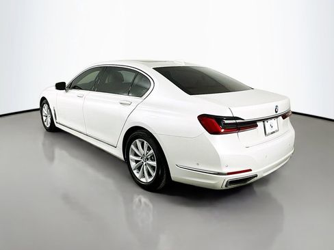 Used 2022 BMW 740i image 7