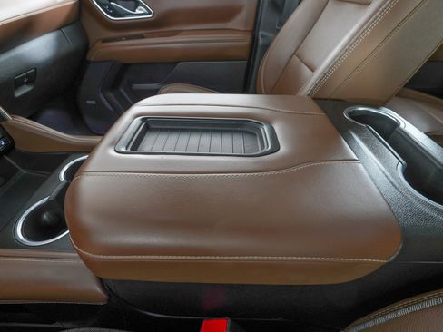 Used 2021 Chevrolet Suburban High Country image 31