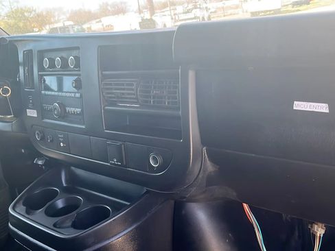 Used 2018 GMC Savana 2500 w/ Driver Convenience Package image 15