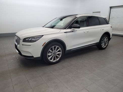 Used 2022 Lincoln Corsair AWD w/ Premium Package image 2