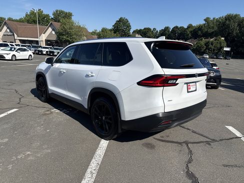 Used 2024 Toyota Grand Highlander AWD image 5