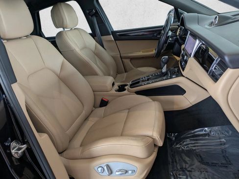 Used 2020 Porsche Macan AWD/4WD image 22