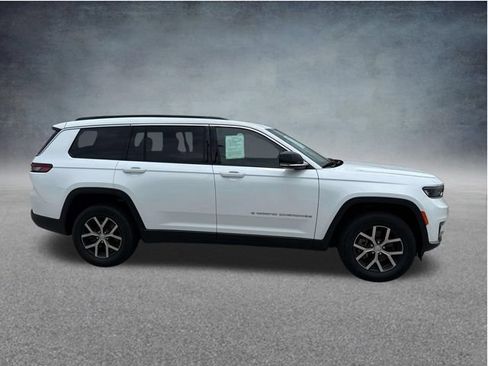Used 2025 Jeep Grand Cherokee L Limited AWD/4WD image 12