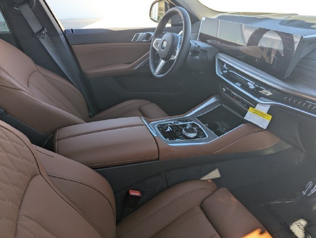 New 2027 BMW X6 xDrive40i w/ Executive Package AWD/4WD image 13