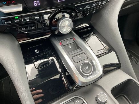 Used 2023 Acura MDX SH-AWD image 18