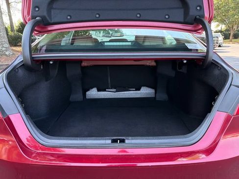 Used 2018 Toyota Camry LE w/ Convenience Package FWD image 18