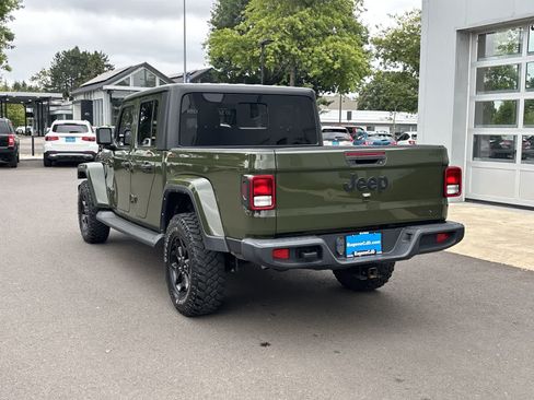 Used 2022 Jeep Gladiator Sport AWD/4WD image 3