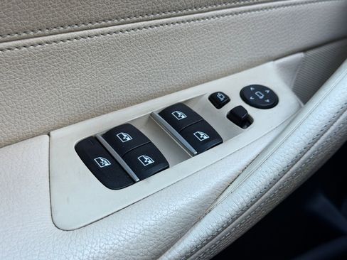 Used 2018 BMW 530e xDrive image 21