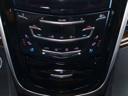 Used 2020 Cadillac Escalade ESV Premium Luxury RWD image 32