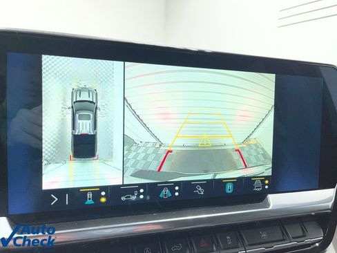 Used 2022 Chevrolet Silverado 1500 High Country w/ High Country Premium Package image 15