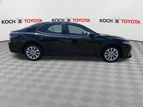 Used 2023 Toyota Camry LE AWD/4WD image 9