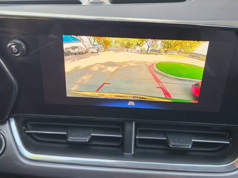 Used 2025 Chevrolet Trax ACTIV w/ Driver Confidence Package FWD image 6