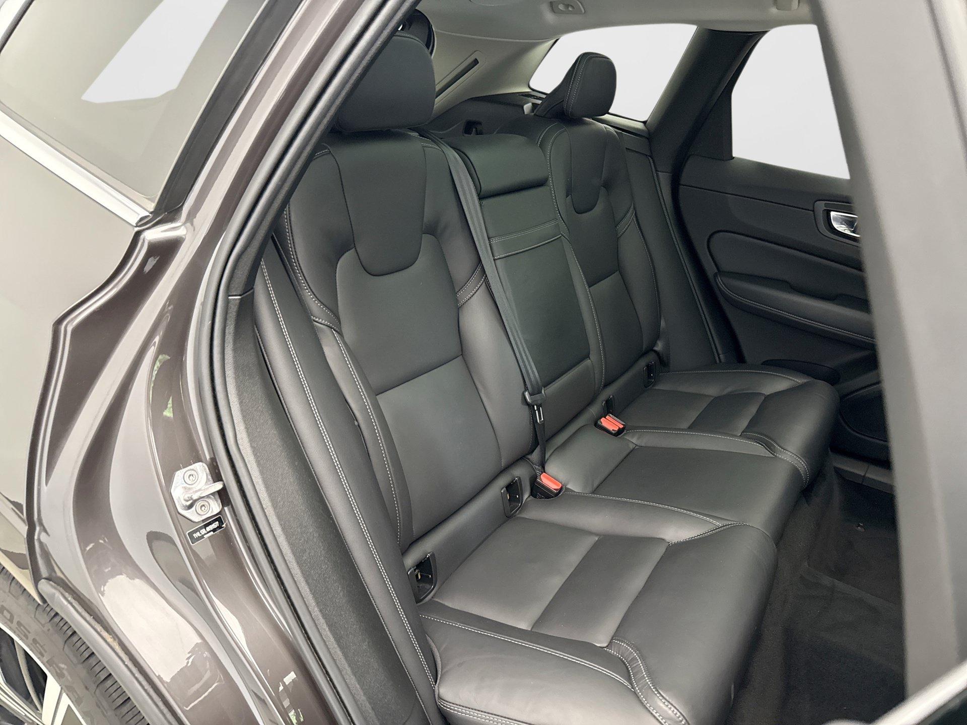 Used 2022 Volvo XC60 B5 Inscription w/ Climate Package AWD/4WD image 19