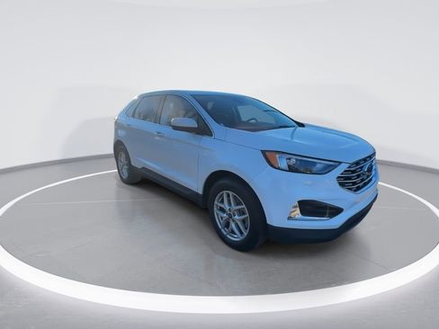 Used 2022 Ford Edge SEL image 2