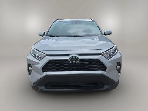 Used 2019 Toyota RAV4 XLE FWD image 4