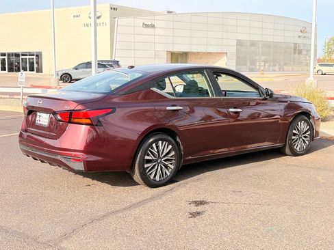 Certified 2024 Nissan Altima 2.5 SV FWD image 6