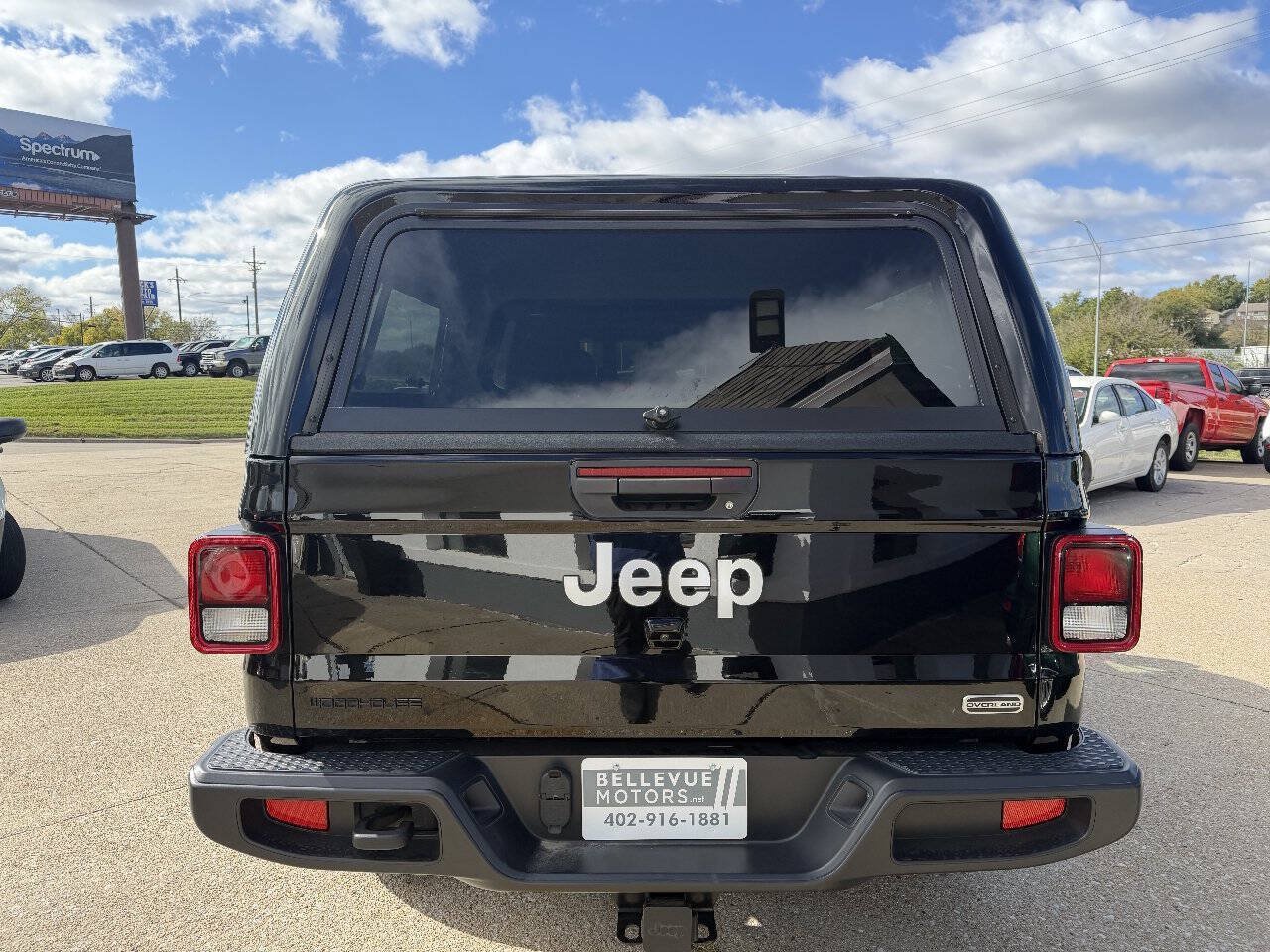 Used 2021 Jeep Gladiator Overland AWD/4WD image 5