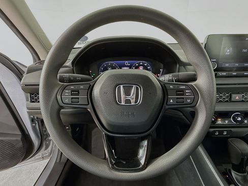 Certified 2025 Honda Accord LX image 9