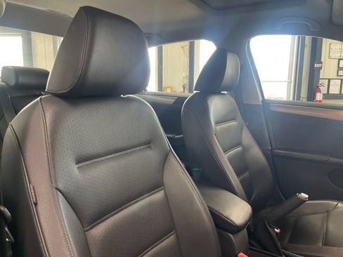 Used 2017 Volkswagen Jetta SE FWD image 52