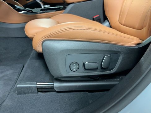 Certified 2025 BMW X4 xDrive30i image 13