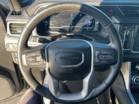 Used 2024 GMC Yukon XL Denali image 20
