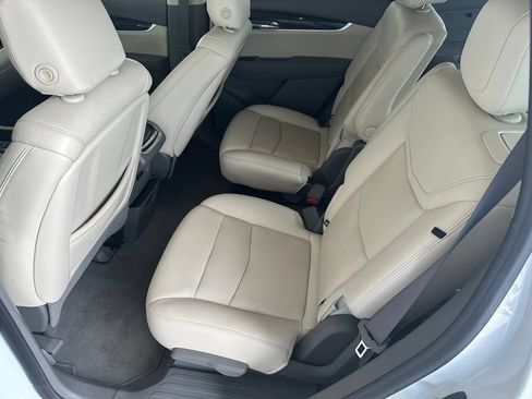 Used 2021 Cadillac XT6 Premium Luxury AWD/4WD image 28