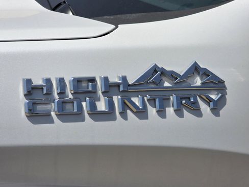 Used 2025 Chevrolet Silverado 1500 High Country AWD/4WD image 7