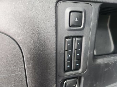 Used 2025 Ford Expedition Active AWD/4WD image 35