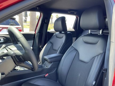 New 2025 Jeep Compass Latitude image 17