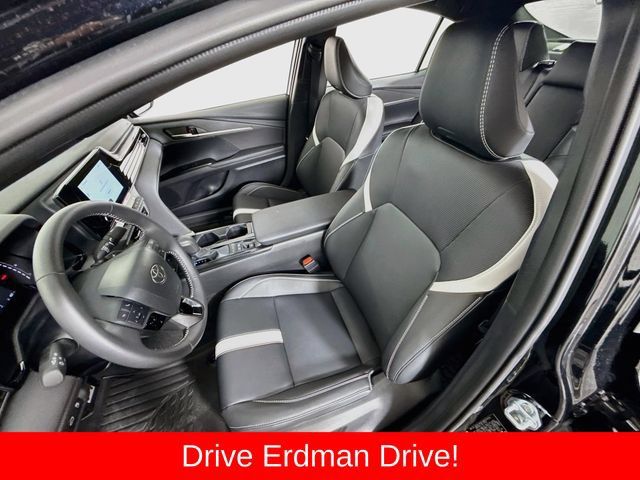 Used 2026 Toyota Camry SE FWD image 5