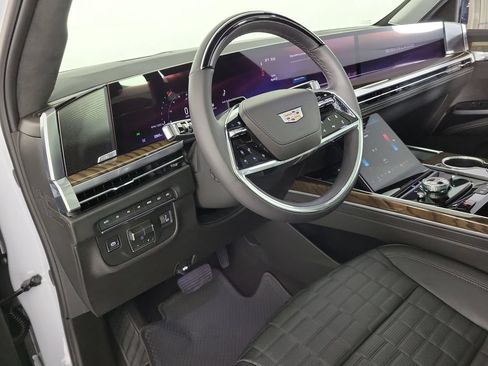 Certified 2026 Cadillac Escalade ESV Platinum Sport AWD/4WD image 19