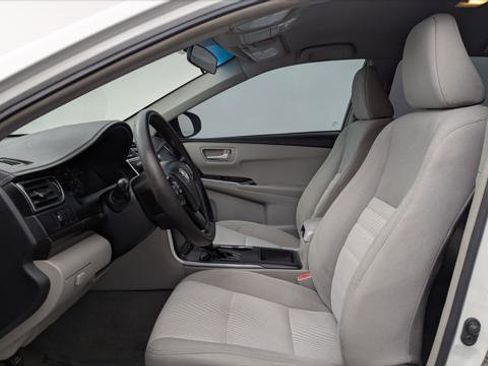 Used 2015 Toyota Camry LE image 14