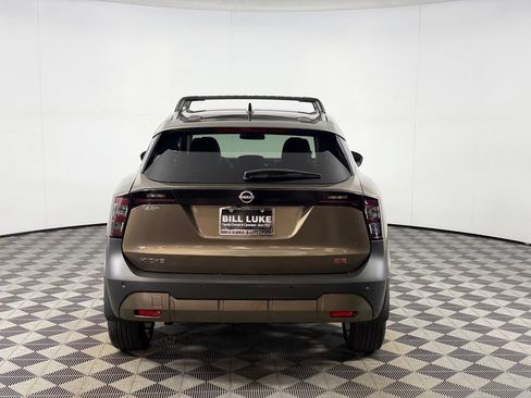 Used 2026 Nissan Kicks SR w/ Cold Weather Package FWD image 8