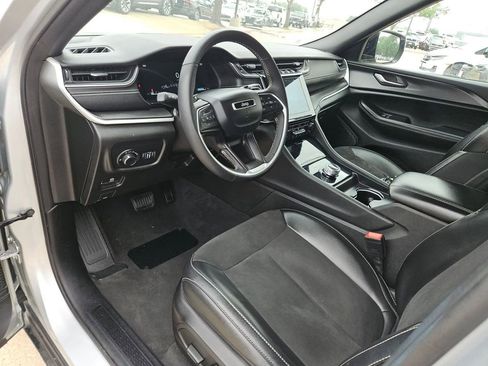 Used 2024 Jeep Grand Cherokee L Laredo AWD/4WD image 13