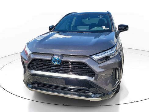 Used 2024 Toyota RAV4 XSE AWD/4WD image 2
