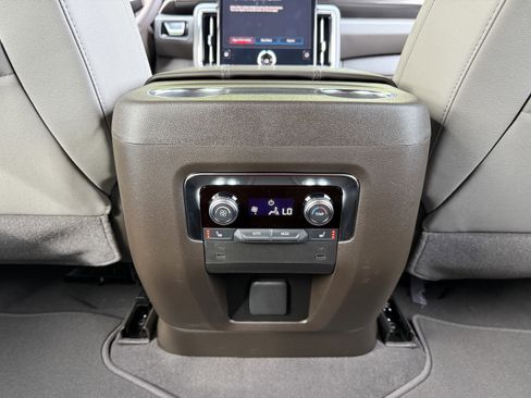 New 2026 GMC Yukon XL Elevation w/ LPO, Illumination Package image 19