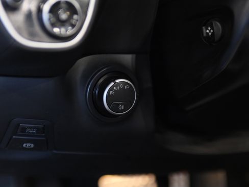 Used 2017 Ferrari California T image 17