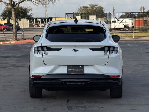 Used 2021 Ford Mustang Mach-E Premium image 8