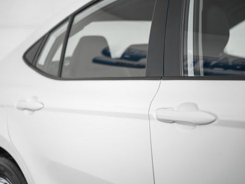 Used 2025 Toyota Camry LE image 17